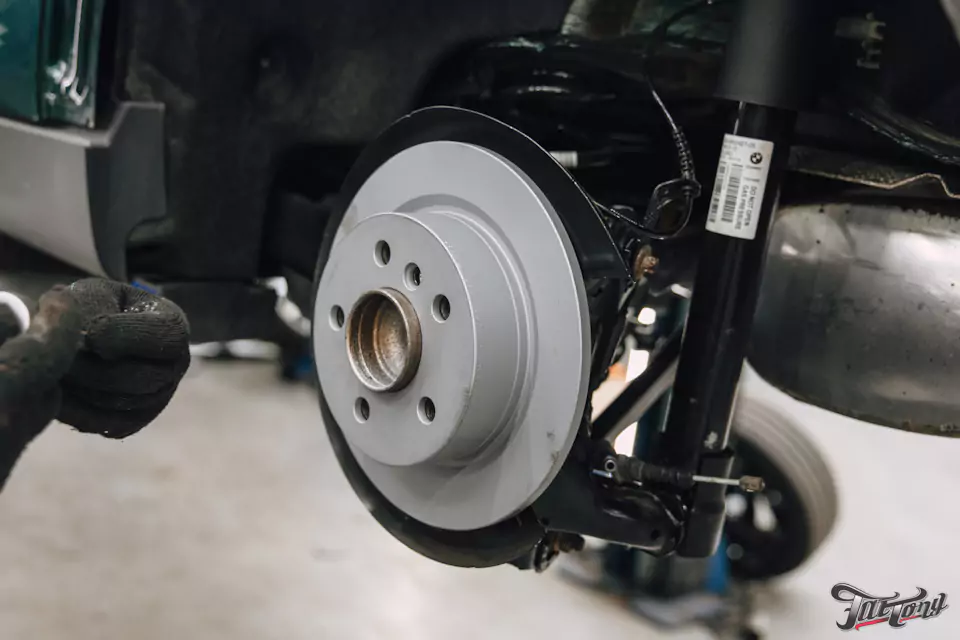 Установили на Toyota Land Cruiser Prado усиленную тормозную систему Brembo